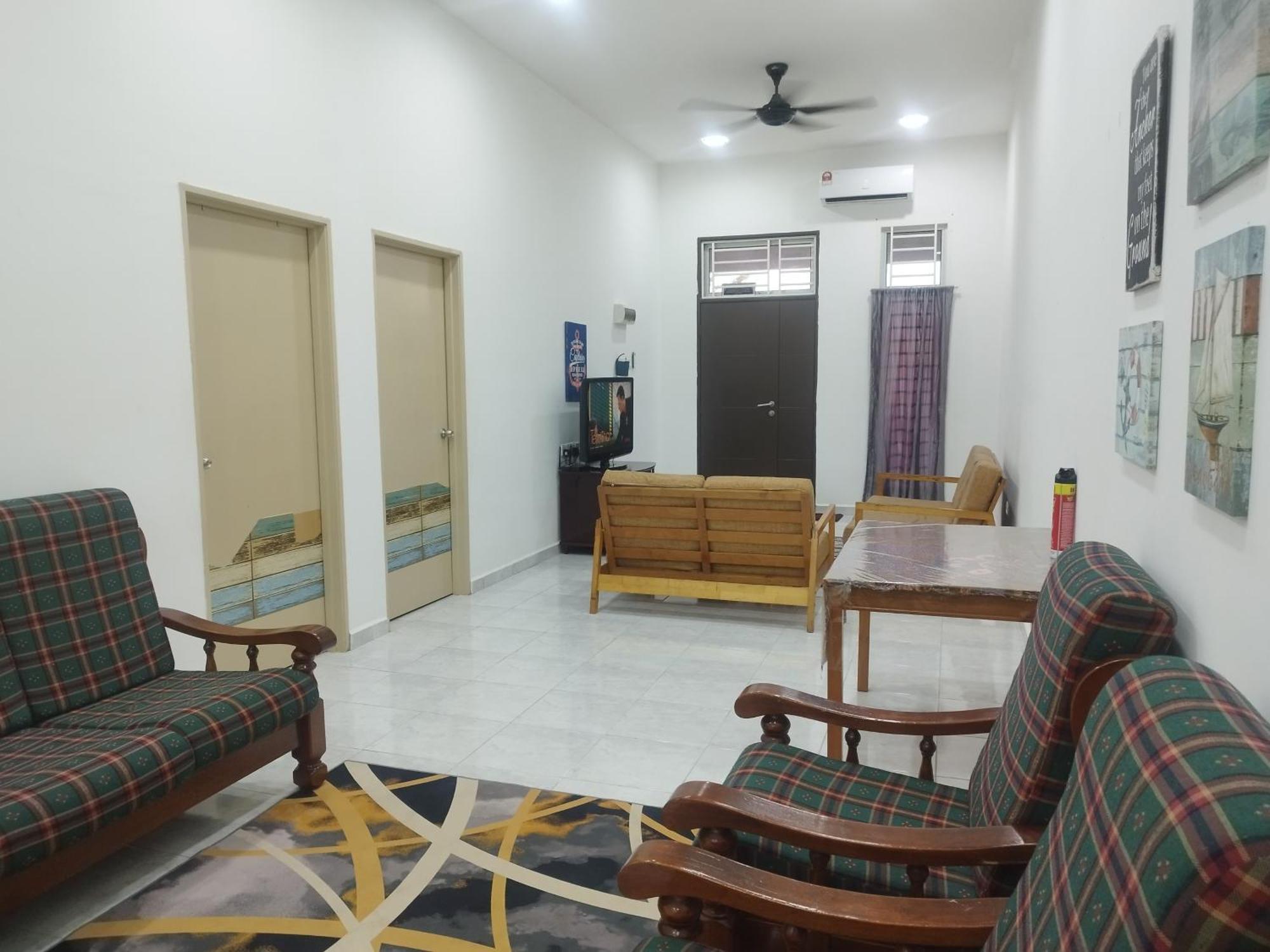 Homestay Batu Pahat, Bushra Esterno foto
